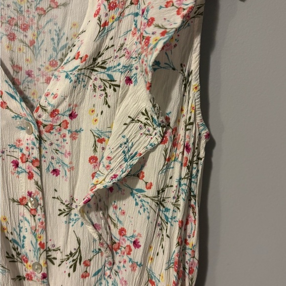 Lilly Rose Floral Romper. Size Small. Front Button And Tie. - Picture 4 of 9